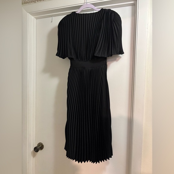 Express Black Midi Pleated Dress - Picture 6 of 6